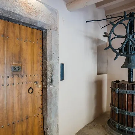 La Argencola, A La Catalunya Villa