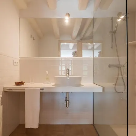 Villa La Argencola, A La Catalunya *